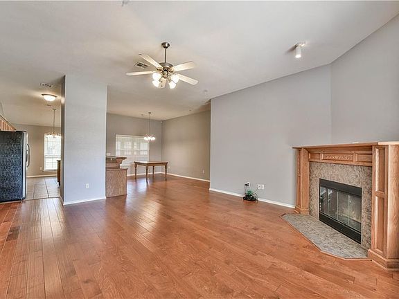 4th image of 4020 W Queens Dr