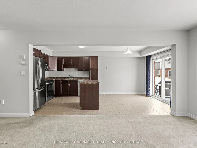 141 Winterberry Blvd #MAIN — Photo 8