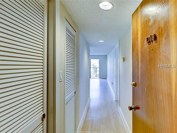 5th image of 34 Forest Beach Dr APT D-18