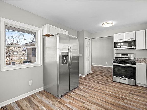 3rd image of 975 N Ridge Rd E