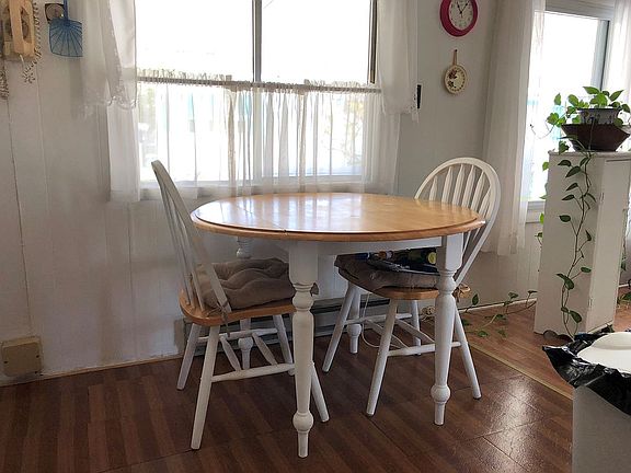 4th image of 81 Violet Ln