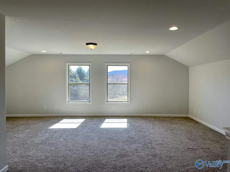 7305 Kendama Ct — Photo 27