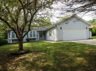 214 Bounty Dr NE, Poplar Grove, IL 61065