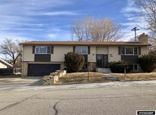1309 Cottonwood Dr, Rock Springs, WY 82901