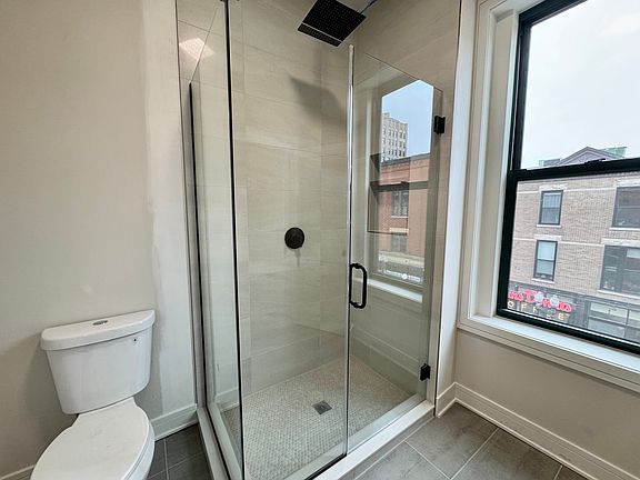 5th image of 1574 N Milwaukee Ave APT 3E