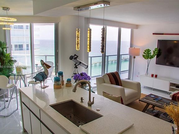 5th image of 16445 Collins Ave APT 1525