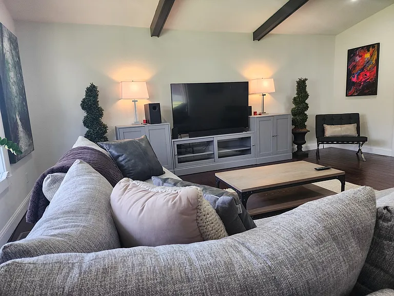 2302 Sherwood Dr — Photo 21