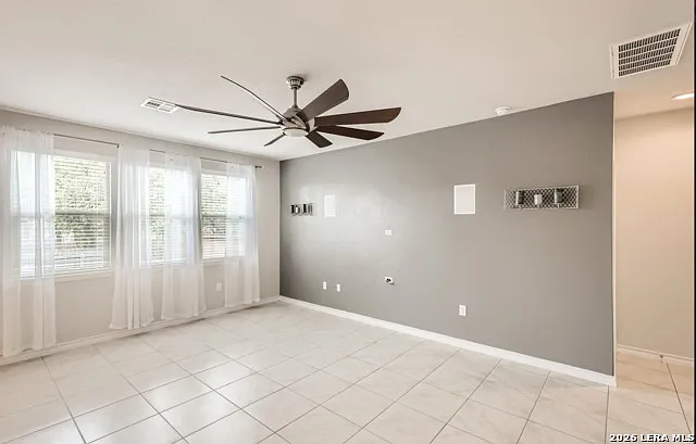 5 bed, 3.0 bath, 2838 sqft, $2,900 — Photo 4