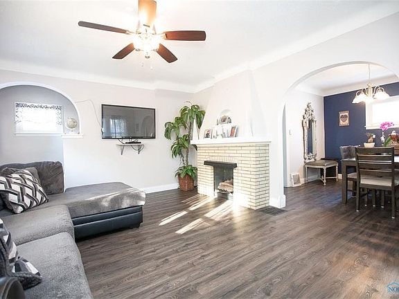 3rd image of 3219 Northwood Ave