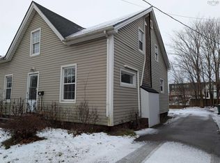 52 Queen St, Truro, NS B2N 2B1