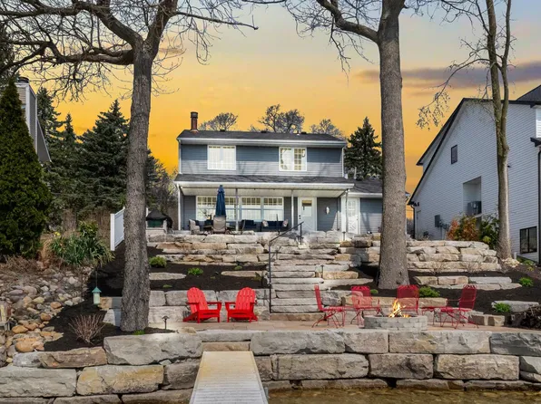 6805 W North Lake Gage Dr, Angola, IN 46703