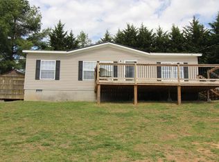 98 Foxfire Ln, Galax, VA 24333