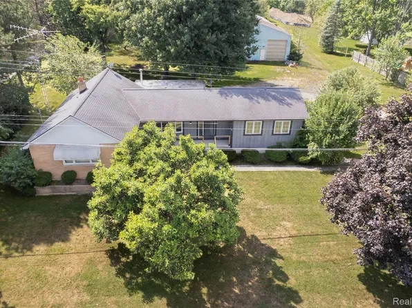 4169 N Belsay Rd, Flint, MI 48506