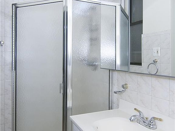 4th image of 244 E 90th St APT 1C