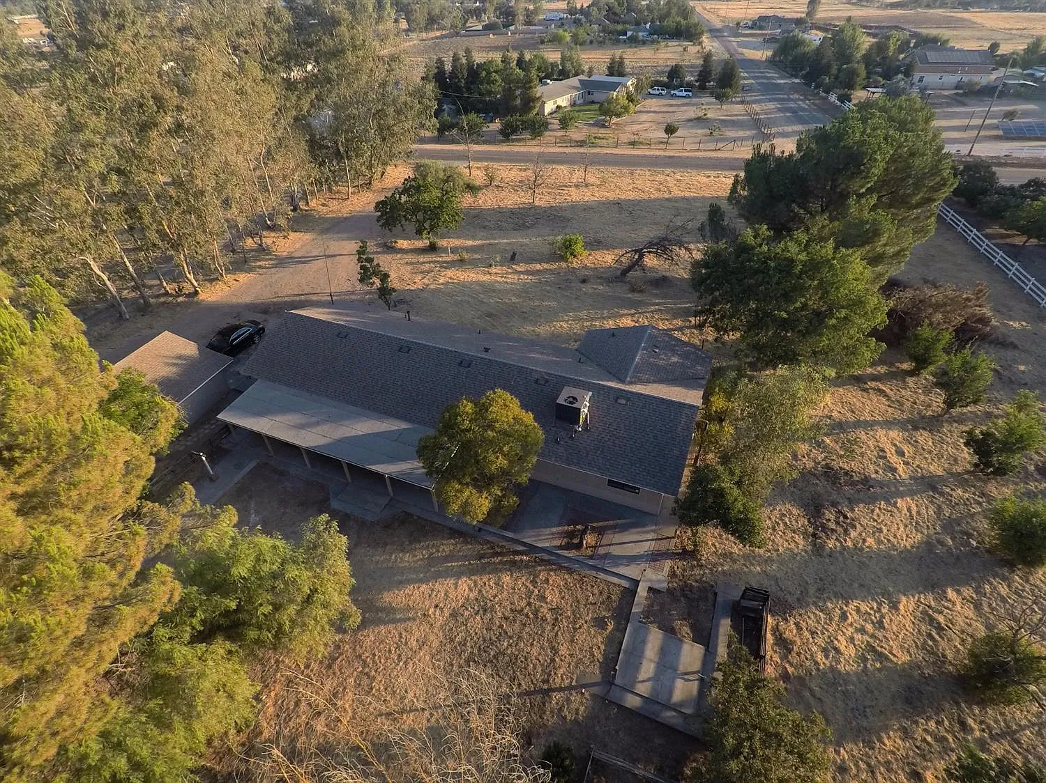 30814 Sunnyside Ave photo 1