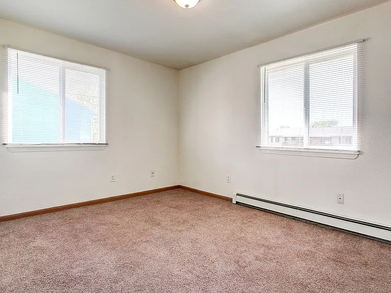 419 Stratford Way #6 — Photo 14