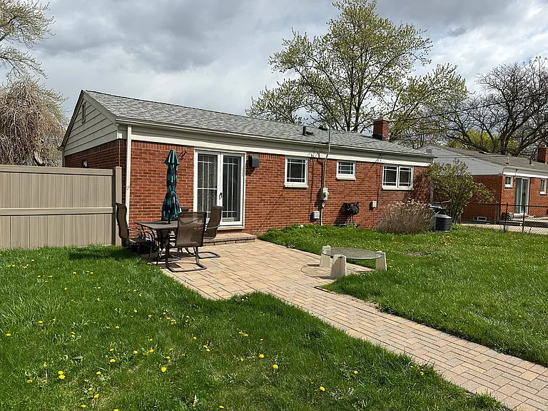 16816 Hans Ct — Photo 2
