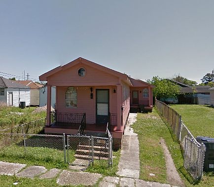 5th image of 3223 Mistletoe St