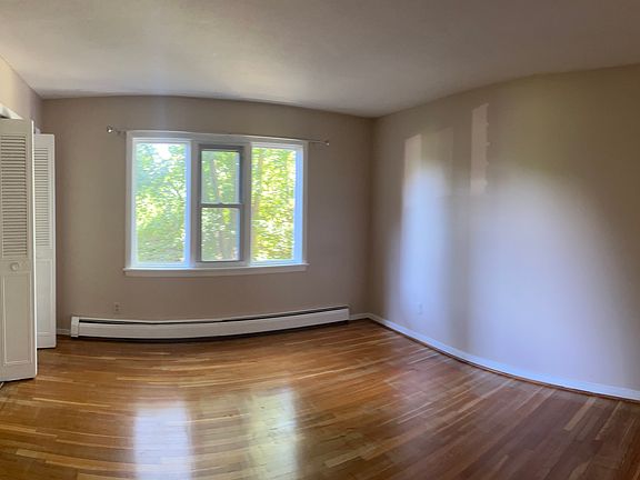 4th image of 10 Aron Dr #2