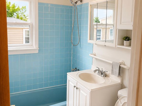 3rd image of 11 Colonial Dr #2