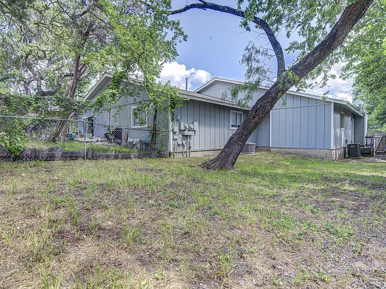 819 Sirocco Dr — Photo 18