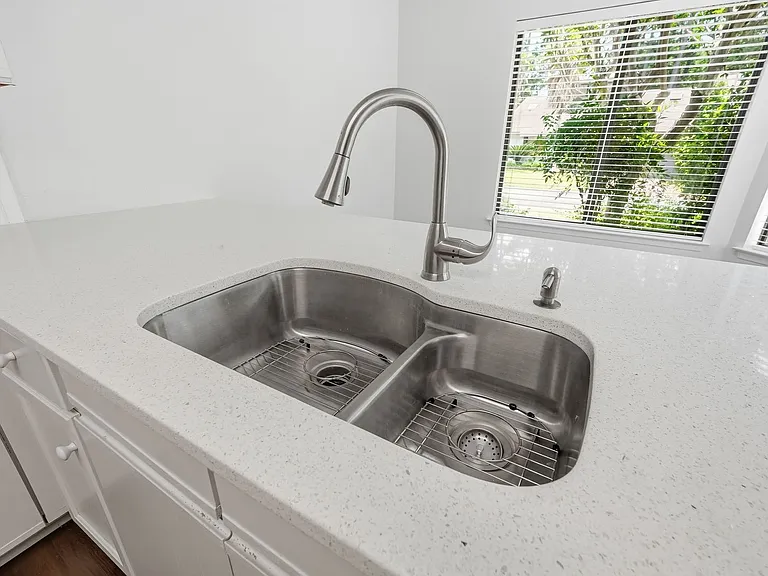 114 Gleneagles Dr — Photo 19