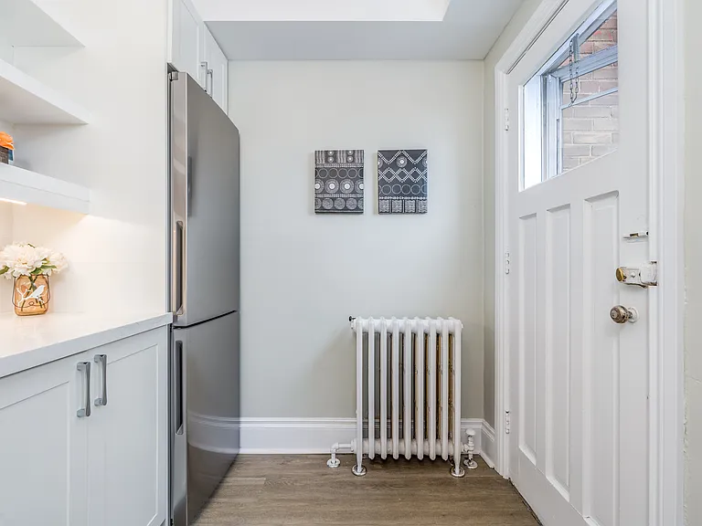 1 Kingswood Rd #1 — Photo 7