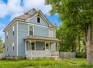 419 B Ave NW, Cedar Rapids, IA 52405
