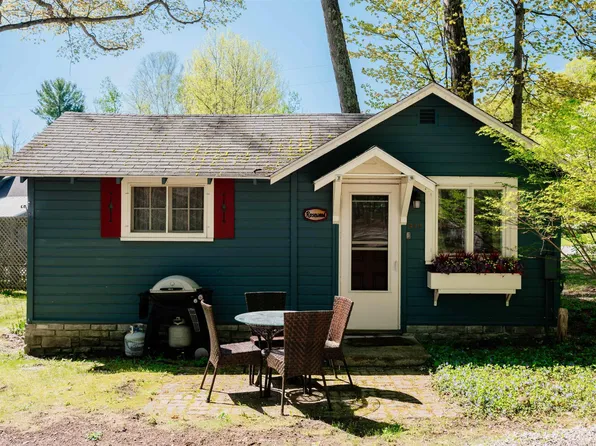 429 S Shabwasung St, Northport, MI 49670