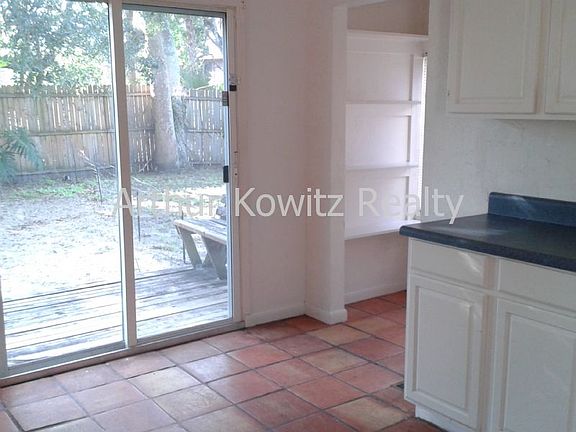 5th image of 225 N Peninsula Dr #1