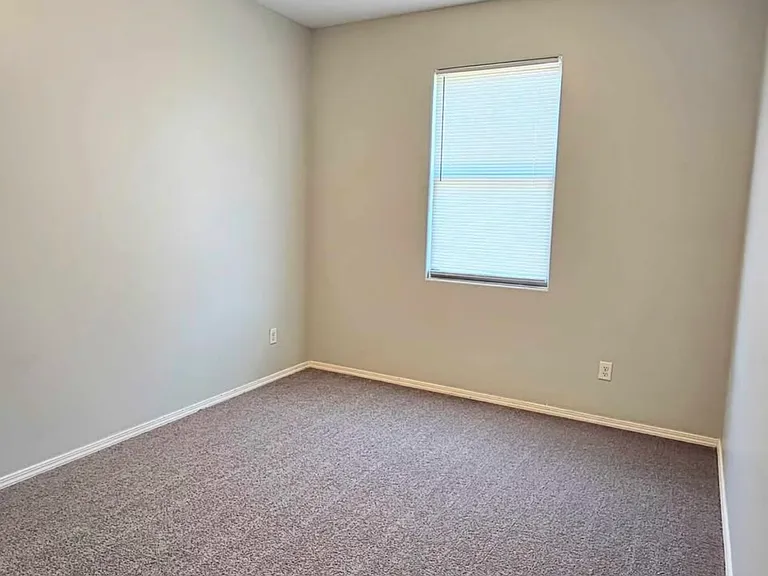 1802 S Bonn Ave — Photo 12