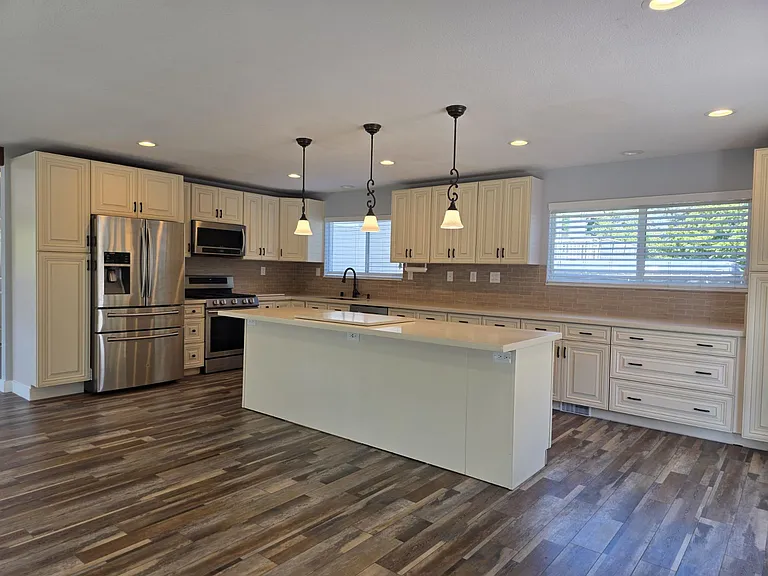 780 W Cotati Ave — Photo 17
