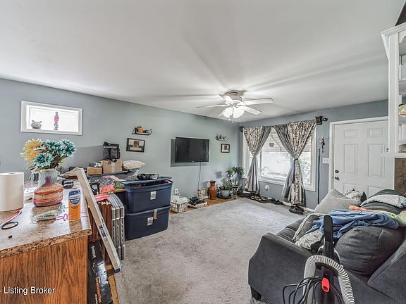 4th image of 3211 Wellingmoor Ave