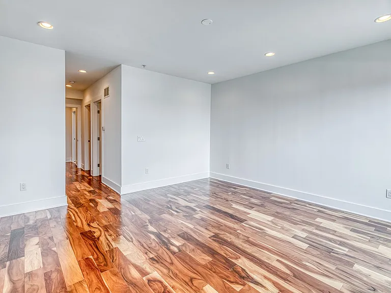 740 S Christopher Columbus Blvd #35 — Photo 14