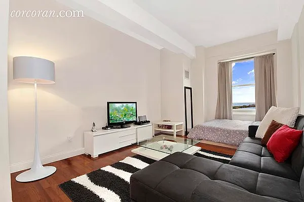 Rented by Corcoran | media 21