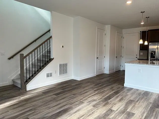 3 bed, 1489 sqft, $2,950 — Photo 3