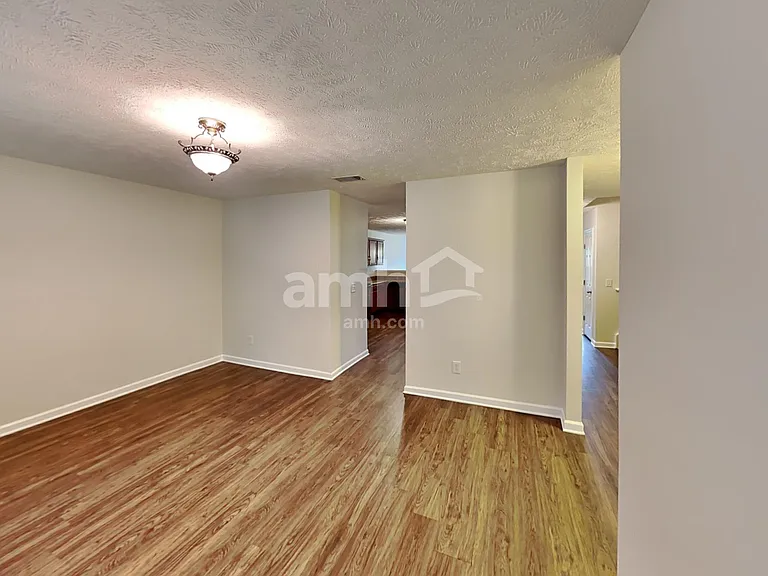 1027 Gannett Rd — Photo 5