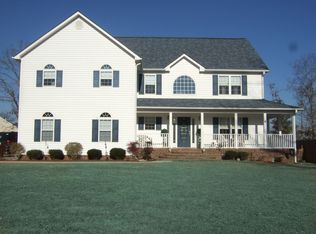 211 English Walnut Dr, Richlands, NC 28574
