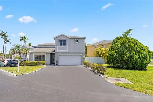 9547 SW 146th Pl Photo 1