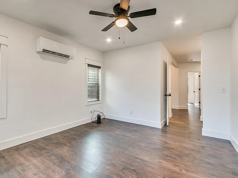 2409 N Robinson Ave #B — Photo 7