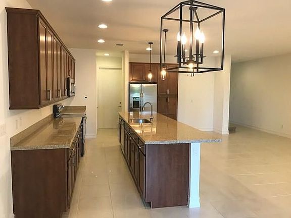 2nd image of 82 Palm Ln