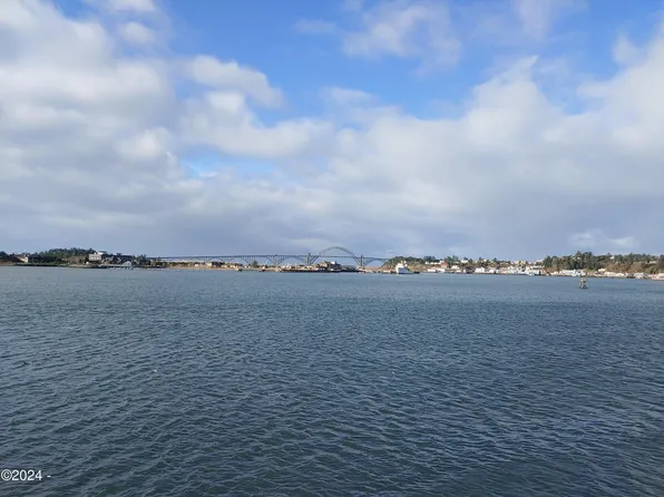 1000 W Bay Blvd #G-14-152, Newport, OR 97365