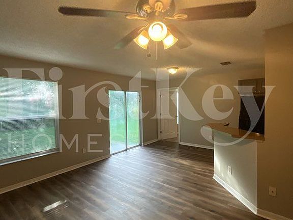 4th image of 405 Clay St