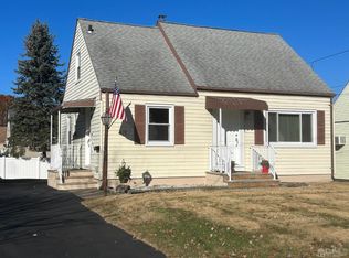 417 Giles Ave, Middlesex, NJ 08846