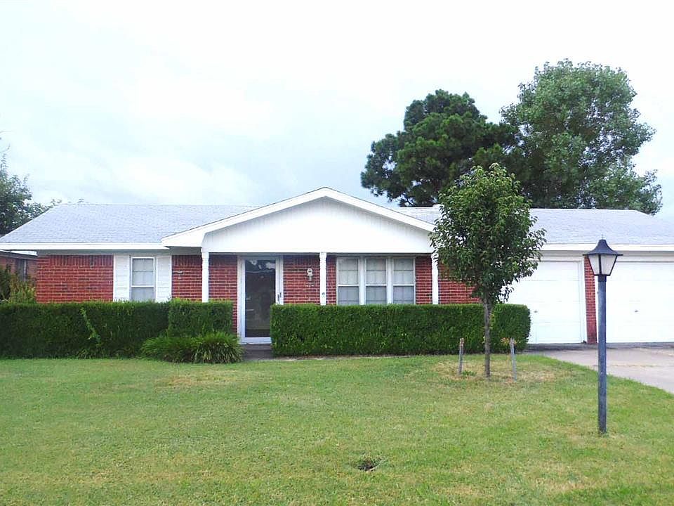 1st image of 605 W Clara Ave