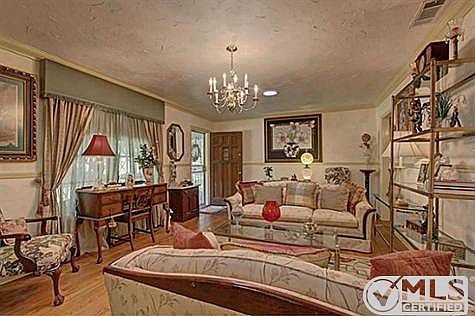 5th image of 6030 Hollis Ave