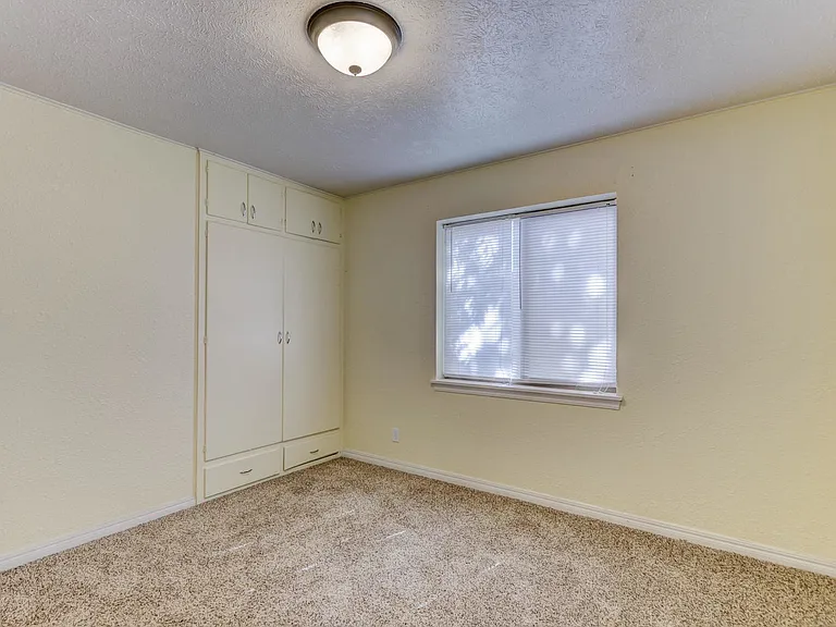 4172 NW 23rd St — Photo 11