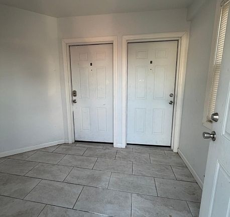 2nd image of 80 Beverly St
