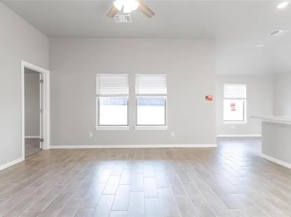 913 Westfall Dr, Choctaw, OK 73020