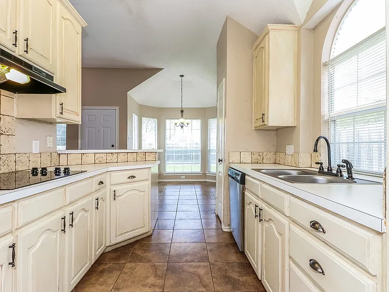 7728 Blossom Dr — Photo 6